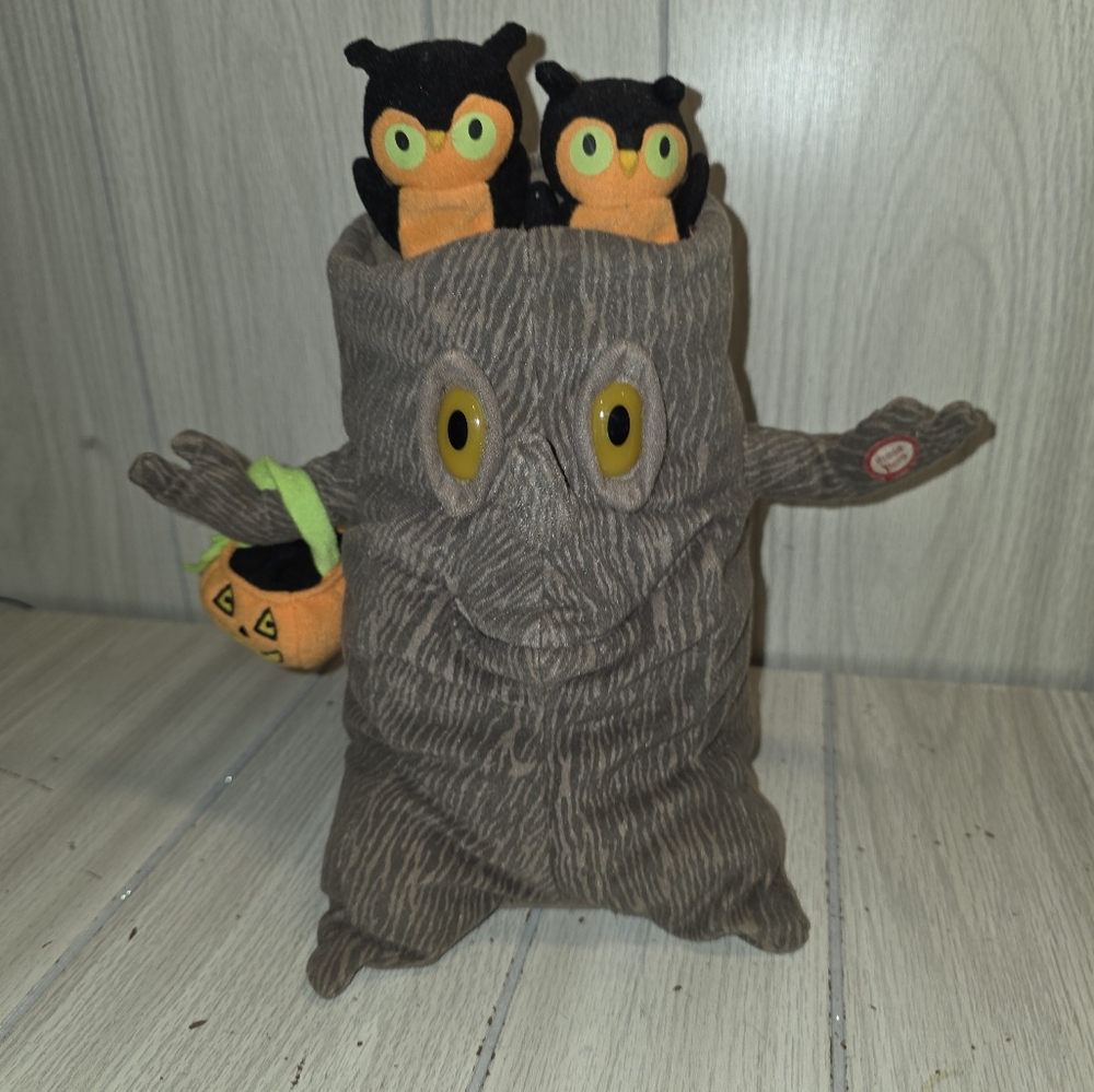 Hallmark Halloween Animated Singing Tree Plush Owls (Adams Family Theme) Lighted